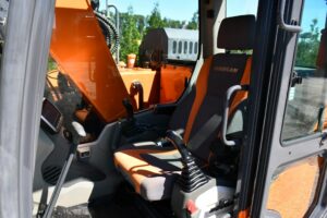 2019 Doosan DX140LCR-5 Excavator 2035-BT 2019 Doosan DX140LCR-5 Excavator 2035-BT