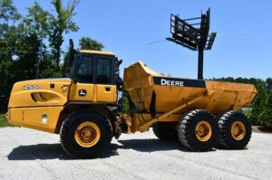 2012 Deere 250D Dump Truck 2066-BB