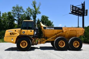 2012 Deere 250D Dump Truck 2066-BB