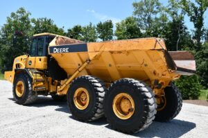2012 Deere 250D Dump Truck 2066-BB