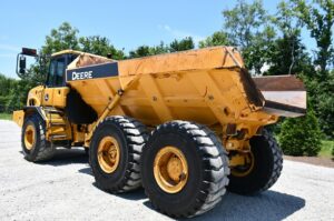 2012 Deere 250D Dump Truck 2066-BB