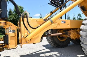 2012 Deere 250D Dump Truck 2066-BB