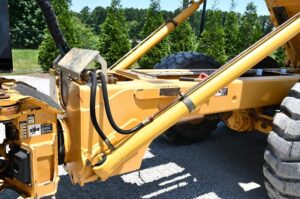 2012 Deere 250D Dump Truck 2066-BB