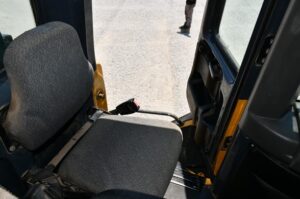 2012 Deere 250D Dump Truck 2066-BB