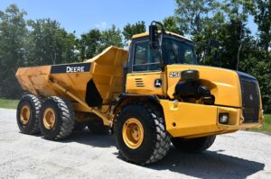 2012 Deere 250D Dump Truck 2066-BB
