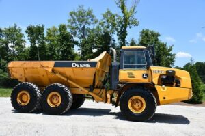 2012 Deere 250D Dump Truck 2066-BB