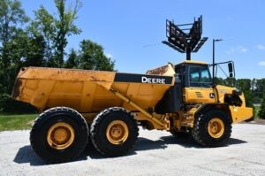 2012 Deere 250D Dump Truck 2066-BB