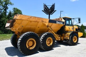 2012 Deere 250D Dump Truck 2066-BB
