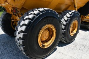 2012 Deere 250D Dump Truck 2066-BB