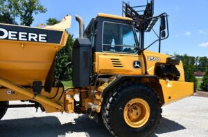 2012 Deere 250D Dump Truck 2066-BB