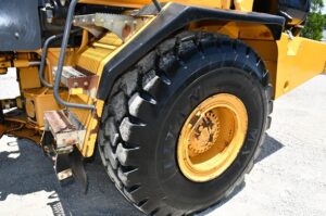 2012 Deere 250D Dump Truck 2066-BB