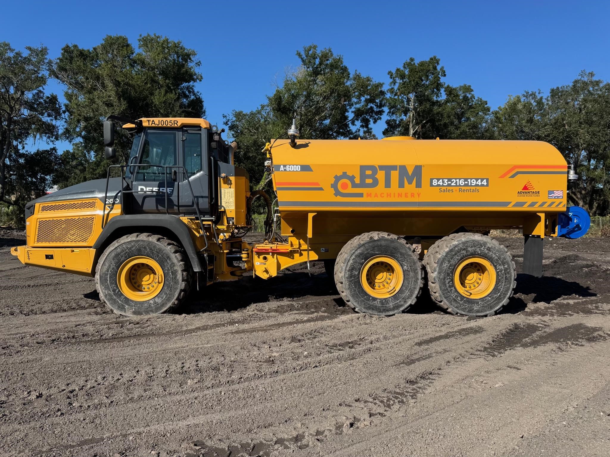 2023 Deere 260P-TIER Water Truck 2090-BT 2023 Deere 260P-TIER Water Truck 2090-BT