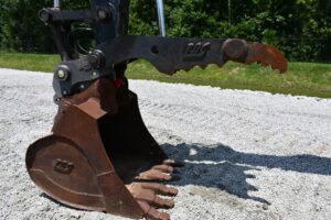 2020 Deere 180G LC Excavator 2074-BT