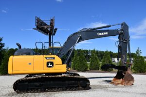2022 Deere 210GLC Excavator 2068-BT 2022 Deere 210GLC Excavator 2068-BT