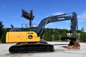 2022 Deere 210GLC Excavator 2068-BT 2022 Deere 210GLC Excavator 2068-BT